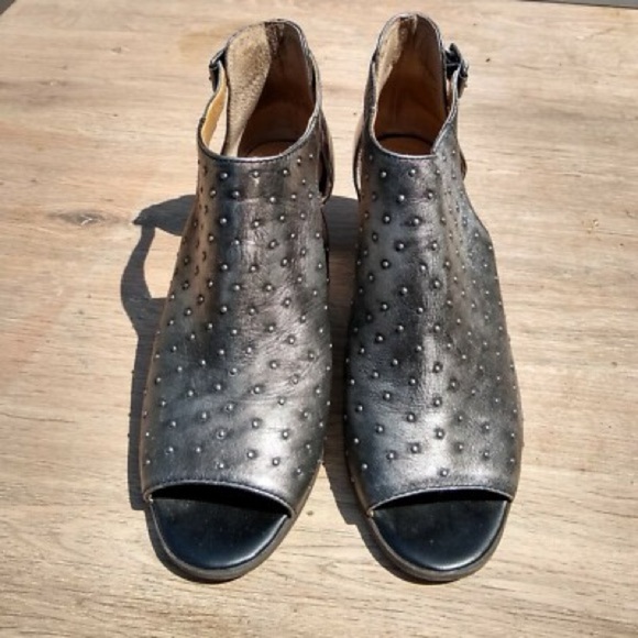 Lucky Brand Black Heeled Booties with Contemporary Cut-Out Design - Picture 2 of 12